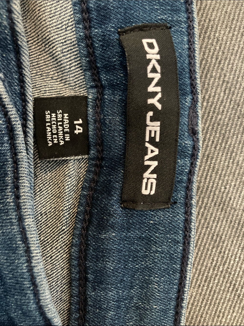 DKNY JEANS.  Women’s Stretch Denim Woman’s Shorts.  14